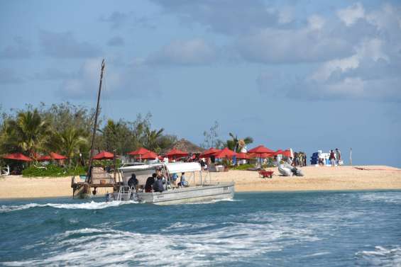 Six personnes secourues au large de l’île aux Canards après un accident de va’a