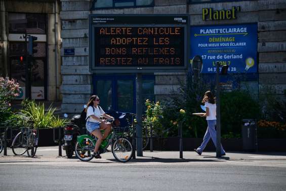 Suspension de cours, annulation de festivités... : la canicule s’installe en France, avec 40 °C atteints localement
