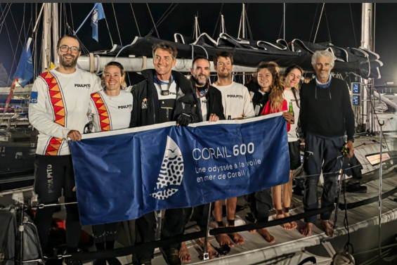 Les premiers navires de la course à la voile Corail600 arrivés dans la nuit