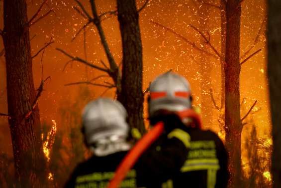 Incendies dans l’Hexagone : huit pompiers de Nouméa envoyés en renfort
