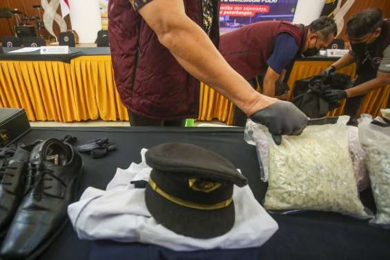 Indonésie : un pilote de ligne drogué et arrêté avec 70 000 comprimés d’ecstasy
