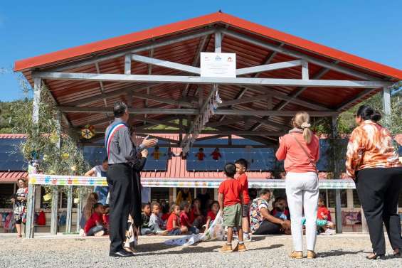 Au Mont-Dore, un nouveau préau pour la maternelle Les Coccinelles