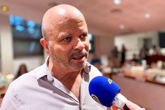 Les élus du Congrès confrontés à l’impasse financière du pays