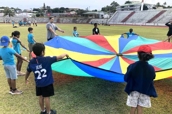 Au stade Numa-Daly, 200 enfants misent sur la coopération et l’inclusion