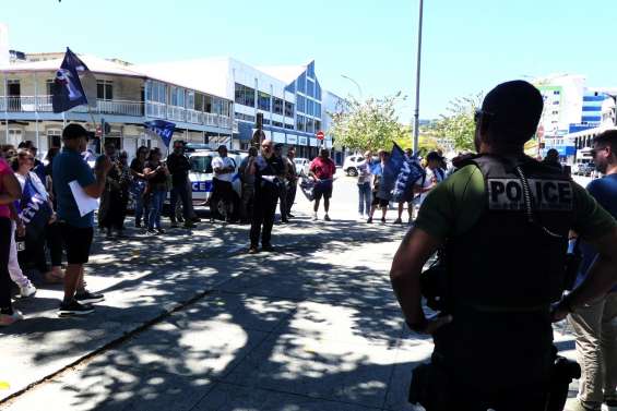 Des policiers réclament que le 24 septembre soit reconnu comme un jour férié par la profession