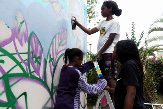À Tuband, des jeunes dessinent le vivre-ensemble sur les murs de leur quartier