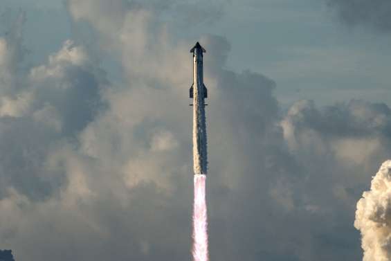 La mégafusée Starship d’Elon Musk atteint l’orbite et amerrit avec succès dans l’océan Pacifique