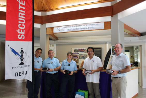 Des lunettes simulant l'ivresse pour sensibiliser les jeunes