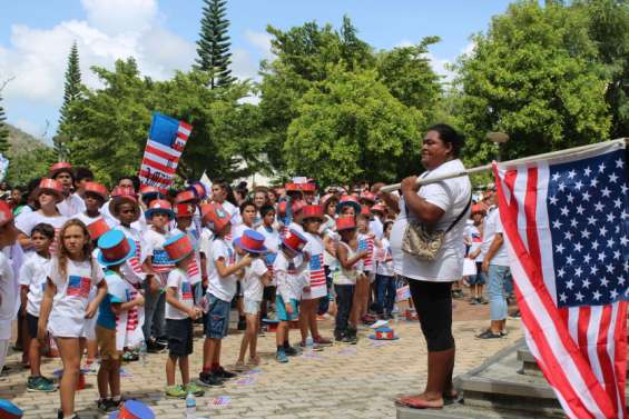 Près d'un millier d'enfants défilent en musique dans les rues de la ville
