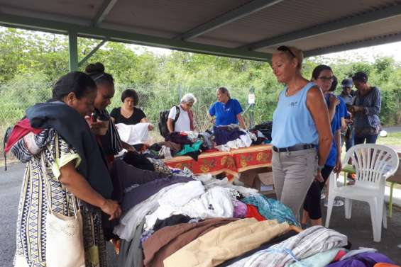 Au refuge de la SPANC à Koutio, une brocante avant la rentrée