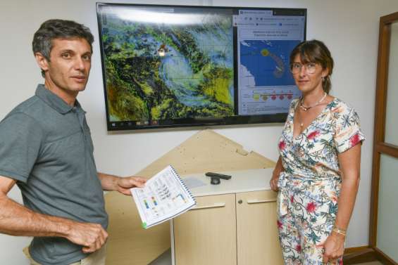 Lucas quitte les Loyauté et avance rapidement vers le sud de la Grande Terre