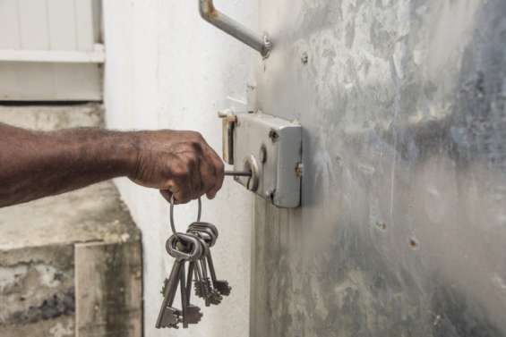 Un mineur placé en détention provisoire