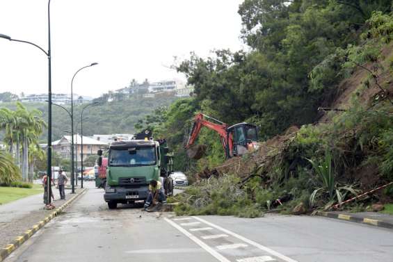 Glissement de terrain : la circulation pourrait rouvrir ce soir à l’Orphelinat