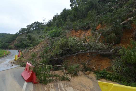 Une partie de la RT1 bloquée après un éboulement