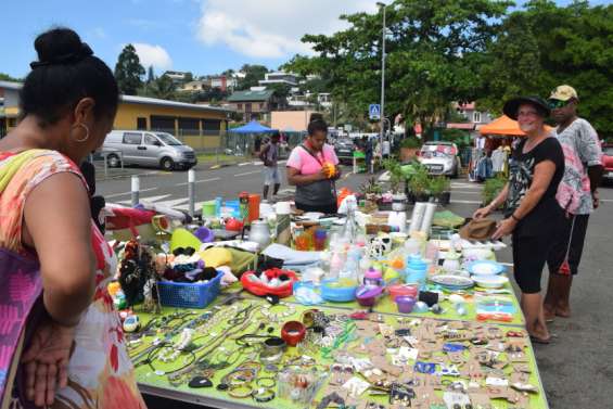 Le vide-greniers de la rue Gargon a déjà repris sa place
