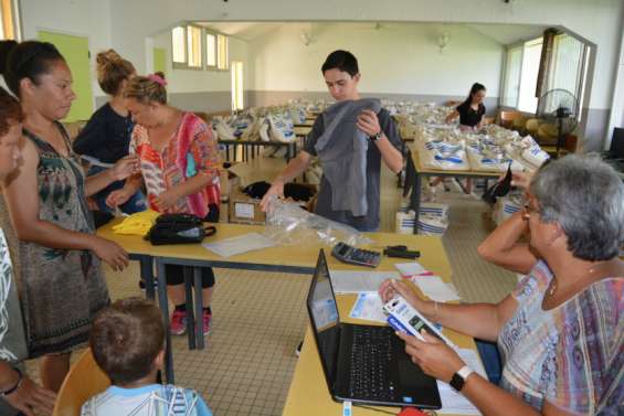 La distribution des fournitures est en cours au collège Djiet