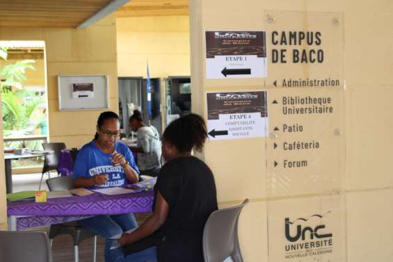 Jour d'inscription au campus de Baco pour les étudiants