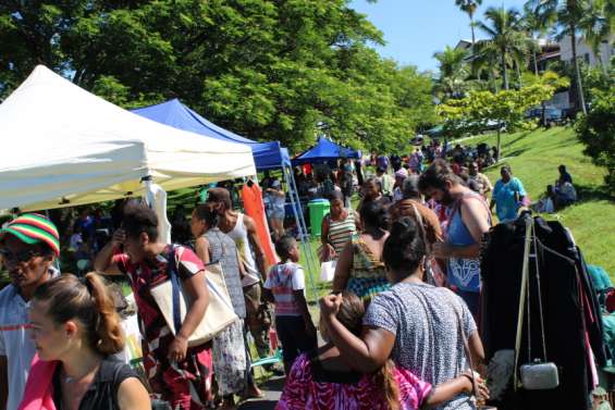 La foule des grands jours au premier marché de l'année