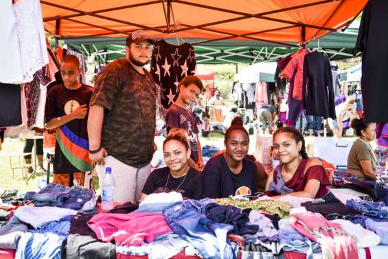 Retour réussi du vide-greniers du CE de la SLN à l'occasion de la rentrée