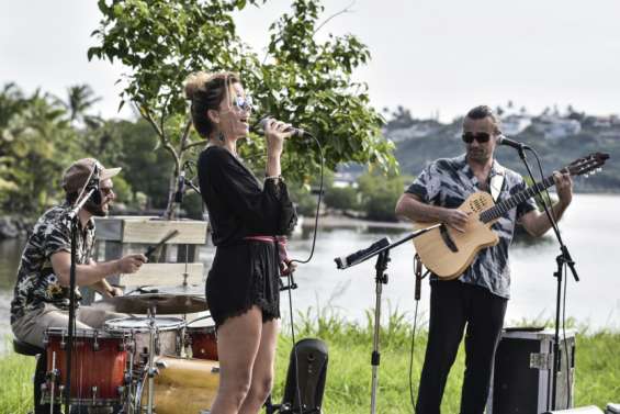 Ipanema se produit sur le deck du parc urbain