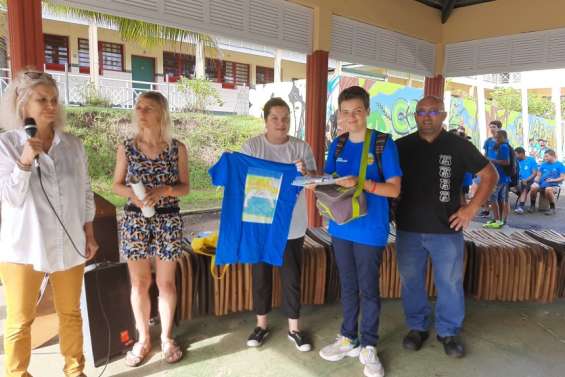 Remise de prix au collège Kawa-Braïno