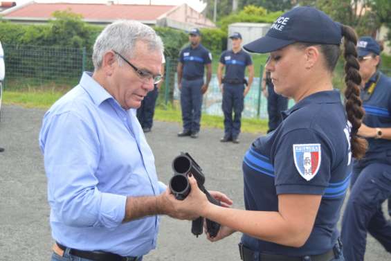 Dumbéa : les policiers municipaux désormais équipés de Flash-Ball