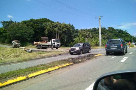 À Saint-Louis, la route libérée des carcasses et des amas de terre