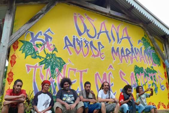 Un chantier graff et de la peinture pour embellir le marché de Saint-Philippe