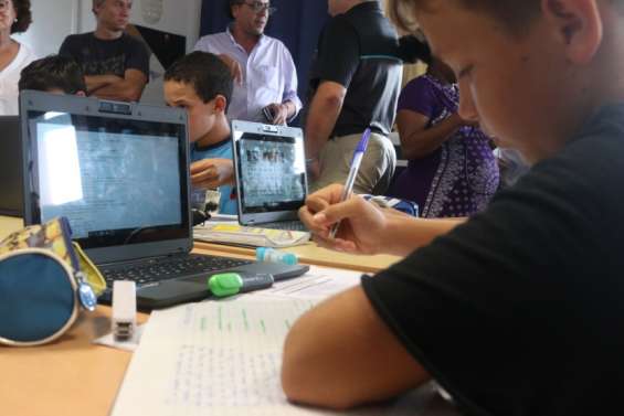 Cinq classes de 5e se dotent d’ordinateurs portables pour apprendre différemment 