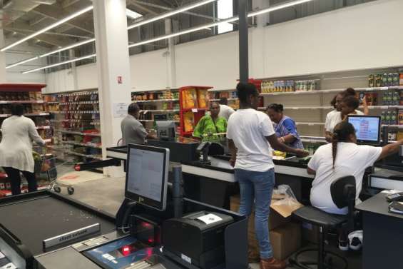 Un supermarché Leader Price a ouvert au centre du village