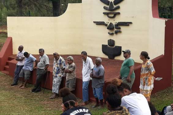 Les coutumiers de plus en plus impliqués au collège de Wani