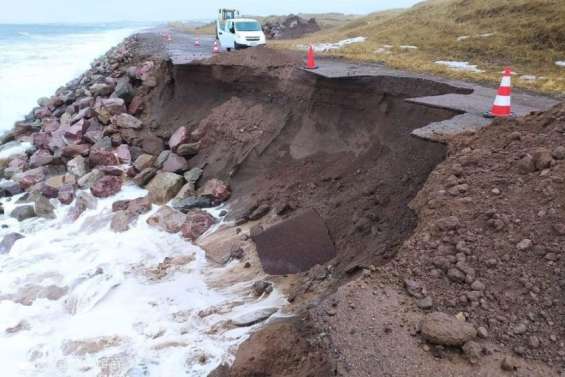 L'unique route s'effondre