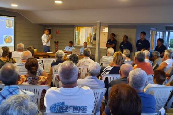 Cent personnes à la réunion publique sur la sécurité à Port-Ouenghi