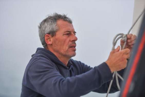 Avec Sébastien Destremau, le Vendée Globe est en route vers le Caillou