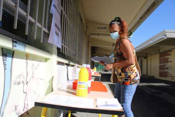 Les parents d'élèves se préparent à accueillir l'école à la maison