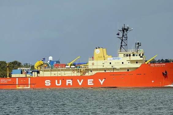 Un navire océanographique au large de Lifou