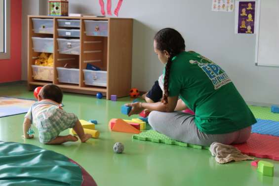 Continuer à accueillir les plus petits en crèche, au village de Koné