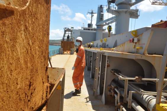 À Doniambo, la vie des marins est 