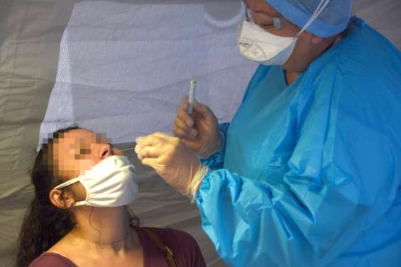 Dix nouveaux cas, deux malades en réanimation