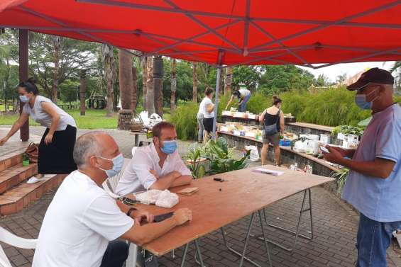 Une action pour la réouverture du marché municipal de La Foa
