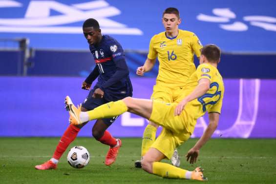 Football : les Bleus font le boulot et prennent seuls la tête du groupe