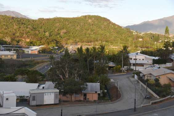 Agression d’une femme enceinte au cours d’un cambriolage : un adolescent de 15 ans placé en détention provisoire