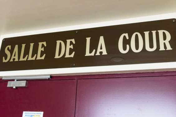 La cour ordonne l'annulation de la session d'assises