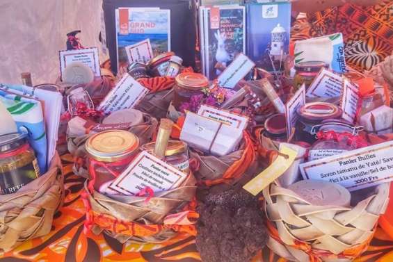 Grand déstockage à l'office de tourisme de Boulari