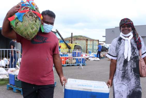 Des produits frais de Nengone pour les familles de Maré bloquées à Nouméa