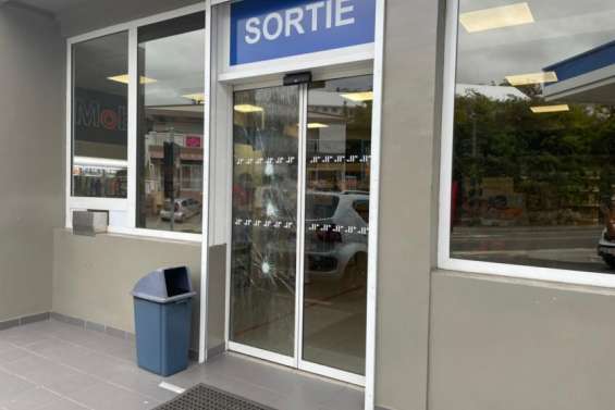 Braquage à la massette dans une station : 
