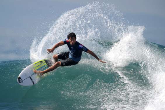 Les surfeurs reviennent sur la vague à quatre mois des JO