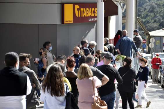 Ruée au Perthus pour acheter des cigarettes