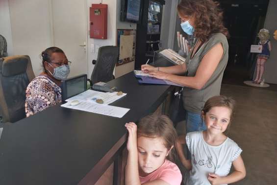 Le public retrouve un accès masqué et réglementé aux structures culturelles