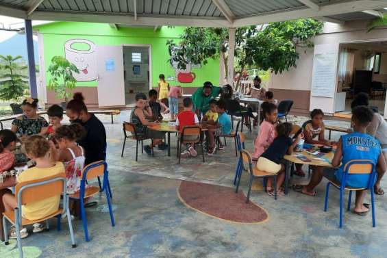 Vingt-trois enfants découvrent les légendes du bout du monde